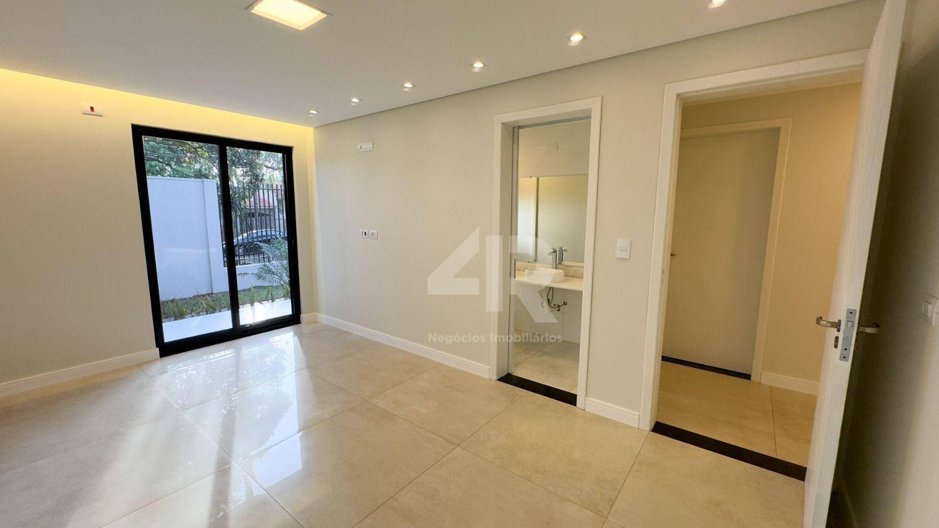 Casa à venda com 3 quartos, 200m² - Foto 7