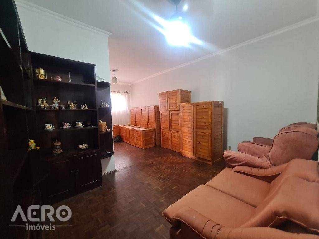 Casa à venda com 3 quartos, 190m² - Foto 5