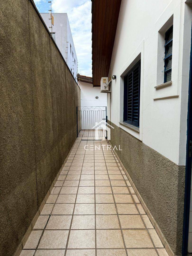 Casa à venda com 3 quartos, 219m² - Foto 22