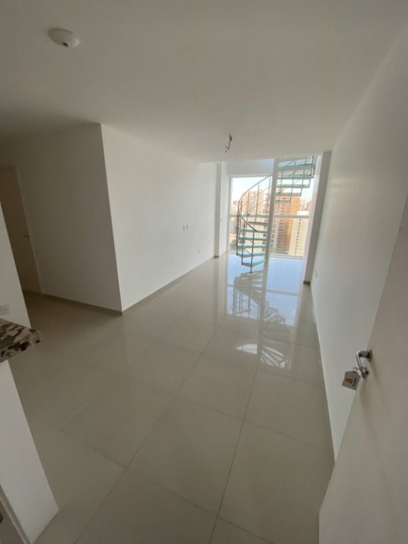 Apartamento à venda com 2 quartos, 122m² - Foto 1