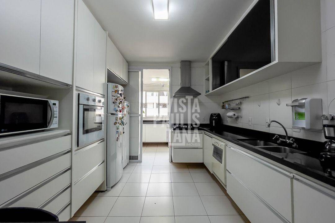 Apartamento à venda com 3 quartos, 136m² - Foto 7