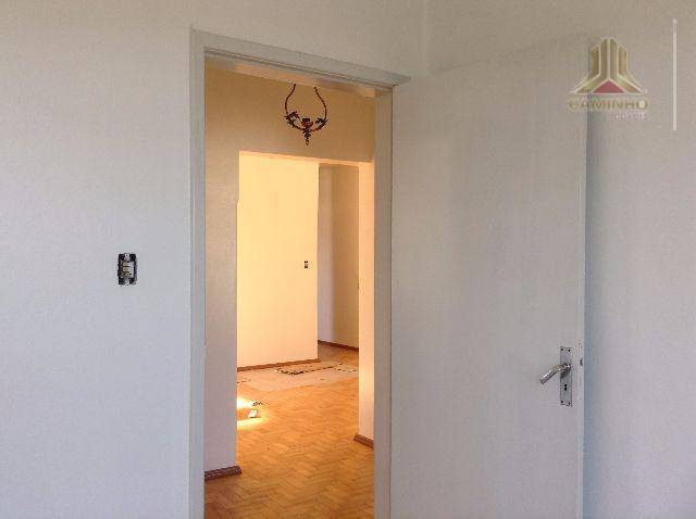 Apartamento à venda com 3 quartos, 101m² - Foto 2