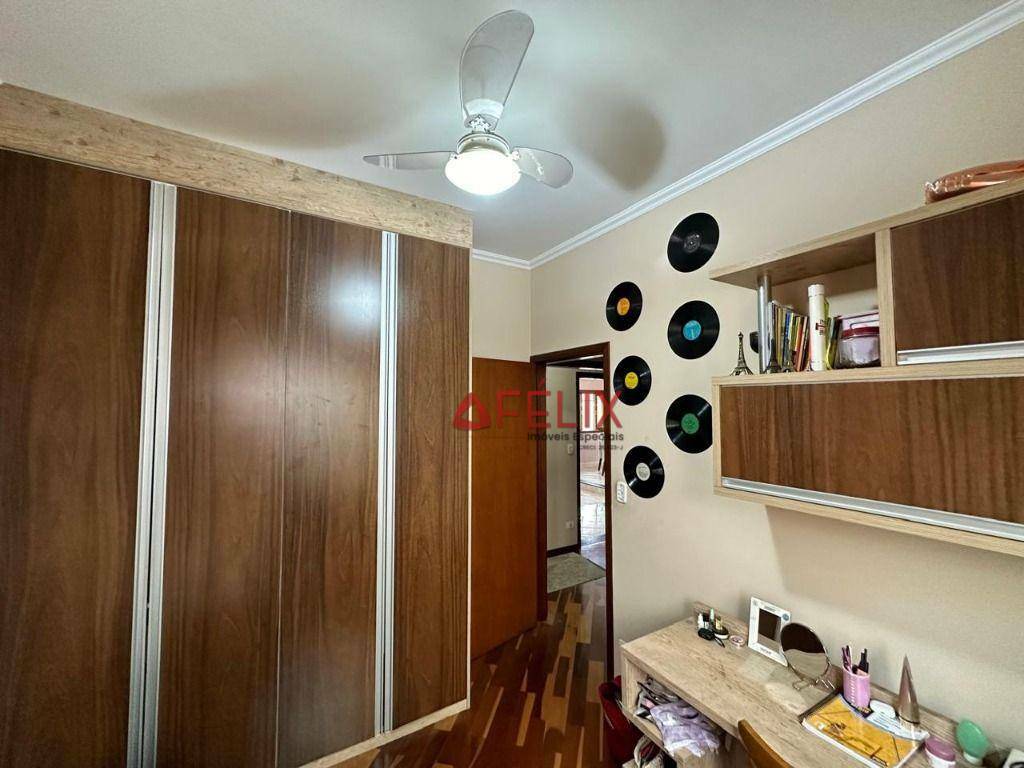 Casa de Condomínio à venda com 3 quartos, 186m² - Foto 32