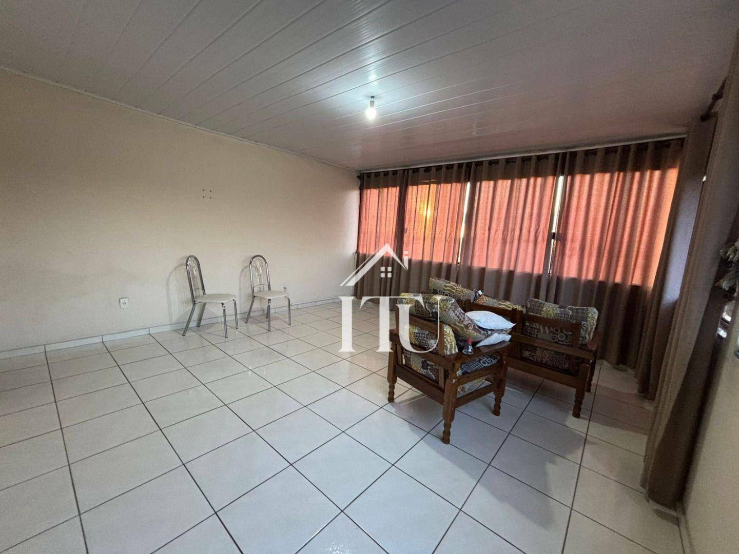 Casa para alugar com 2 quartos, 100m² - Foto 3