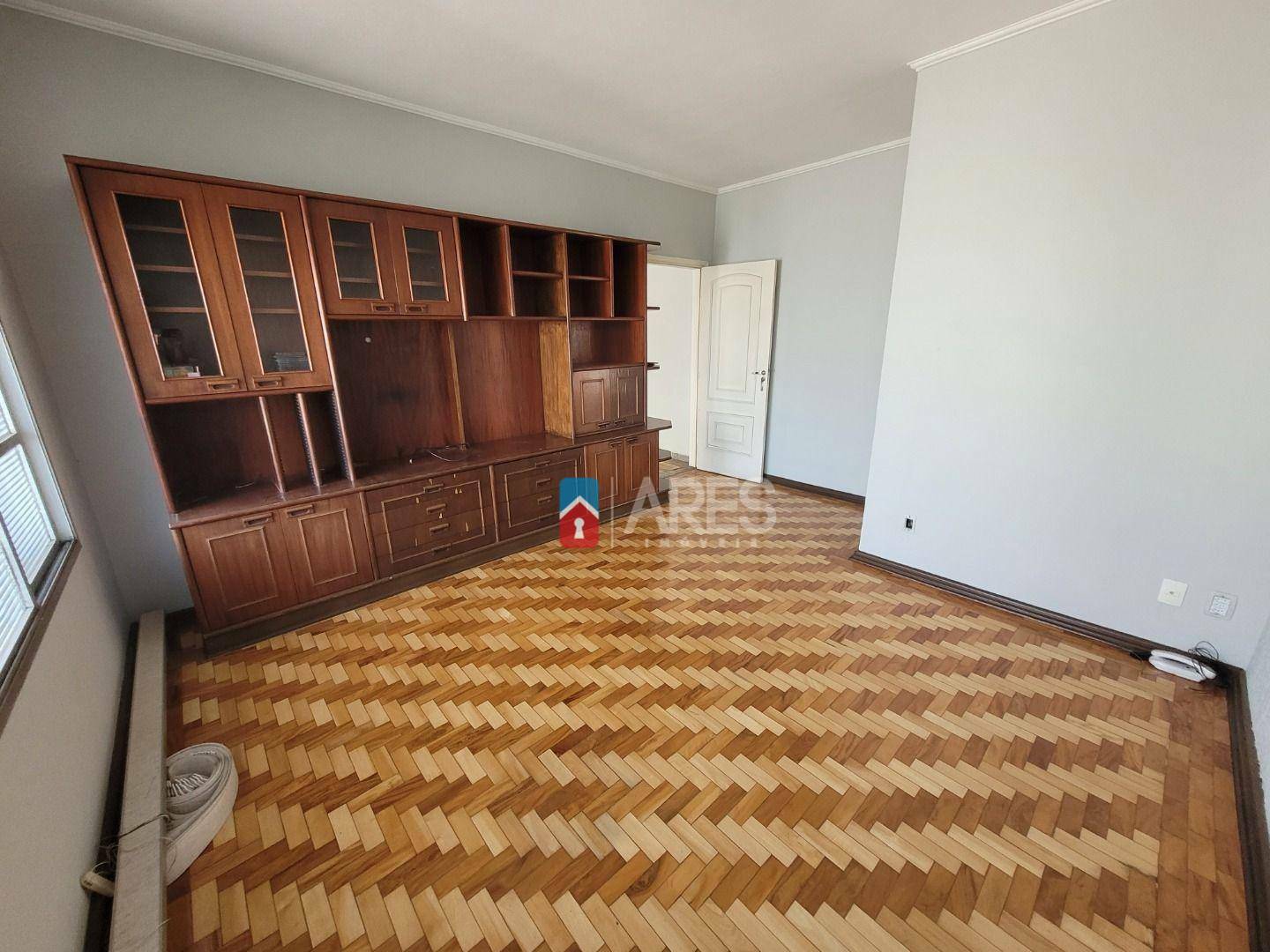 Casa à venda com 3 quartos, 141m² - Foto 3