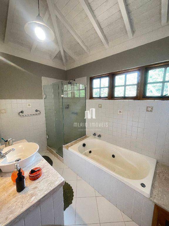 Casa de Condomínio à venda e aluguel com 3 quartos, 270m² - Foto 24