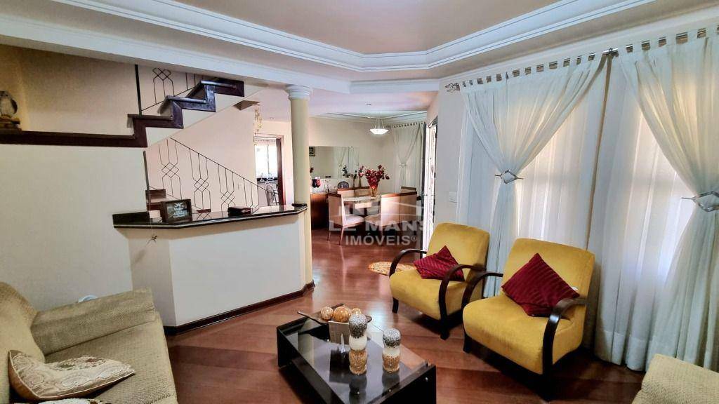 Casa à venda com 3 quartos, 205m² - Foto 1