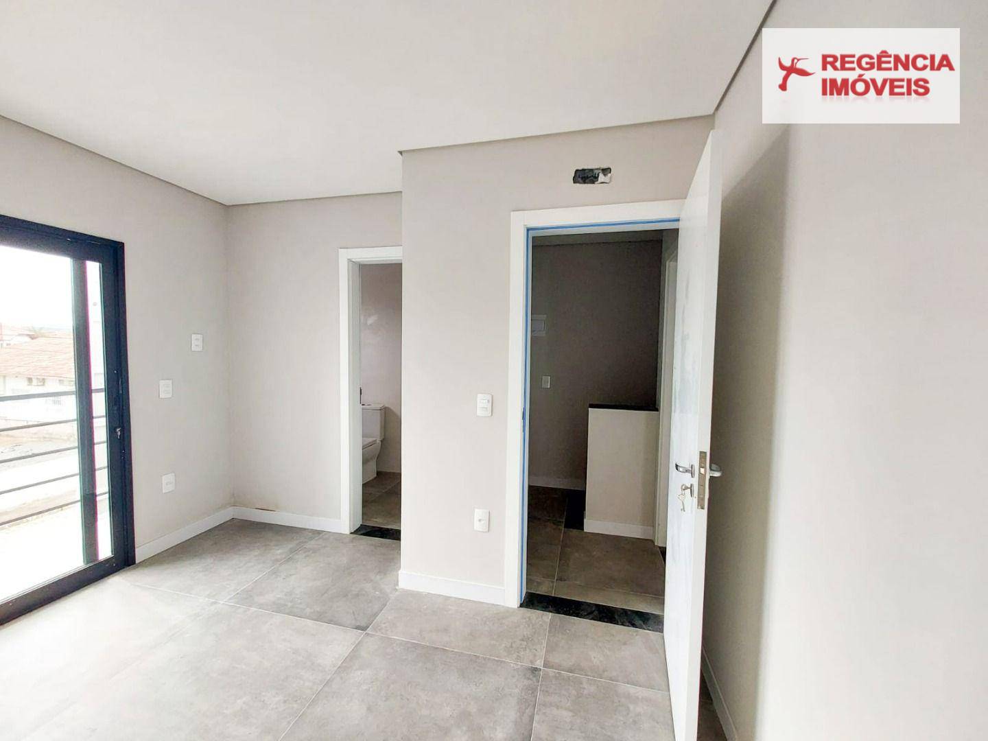 Casa à venda com 2 quartos, 83m² - Foto 11