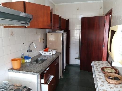 Apartamento à venda com 2 quartos, 70m² - Foto 1