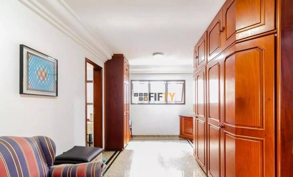 Apartamento à venda com 4 quartos, 236m² - Foto 5