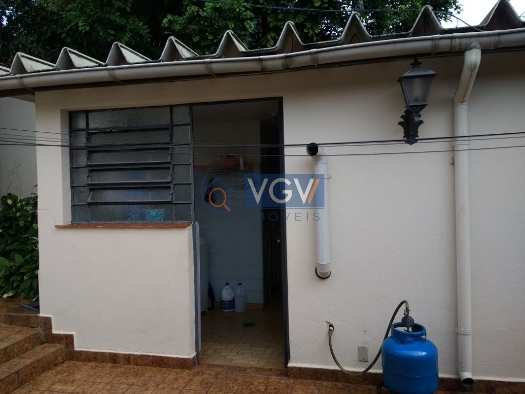 Casa à venda e aluguel com 5 quartos, 189m² - Foto 4