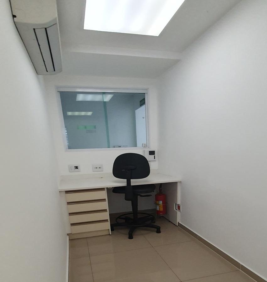 Prédio Inteiro para alugar com 11 quartos, 210m² - Foto 1