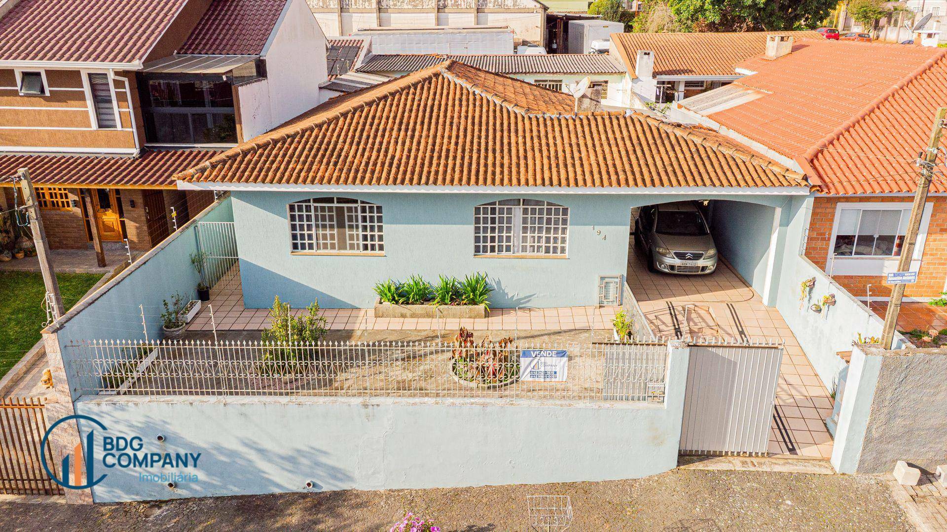 Casa à venda com 3 quartos, 221m² - Foto 2