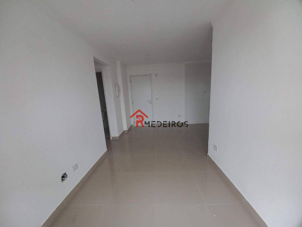 Apartamento à venda com 2 quartos, 63m² - Foto 2