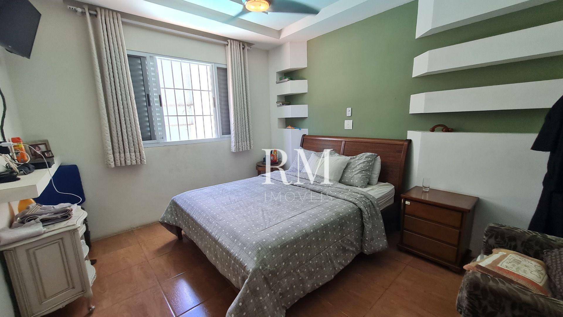 Casa à venda com 4 quartos, 220m² - Foto 12