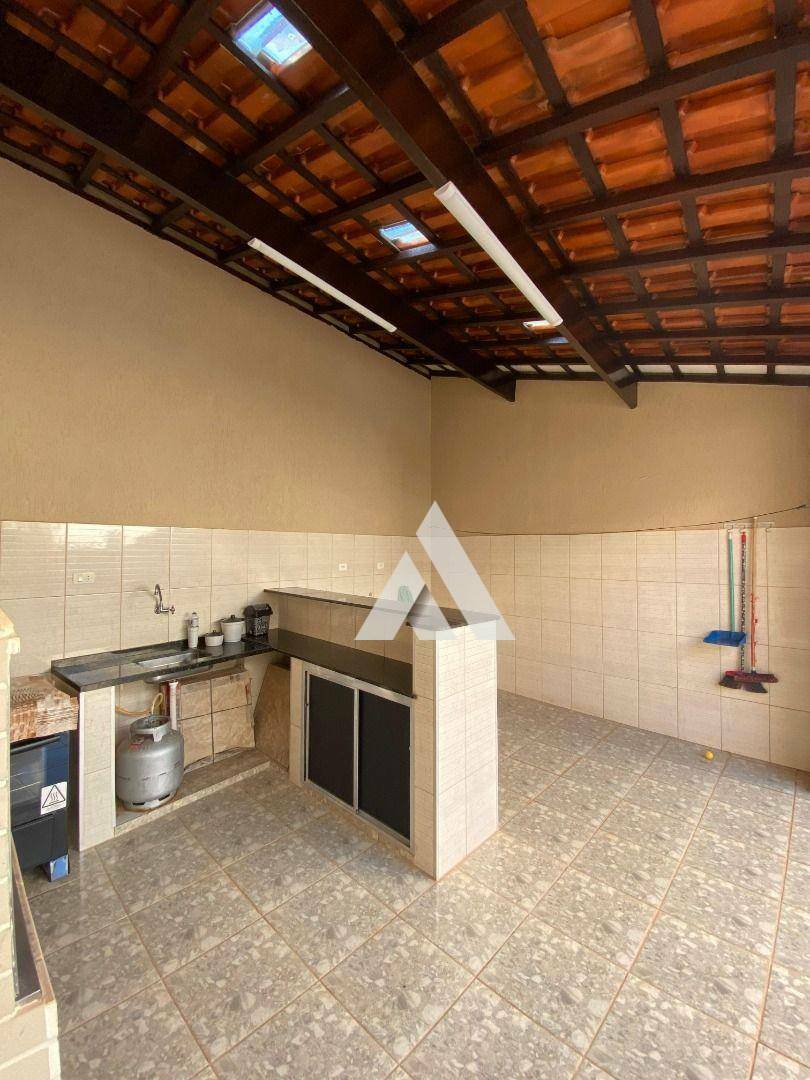 Casa à venda com 4 quartos, 210m² - Foto 24