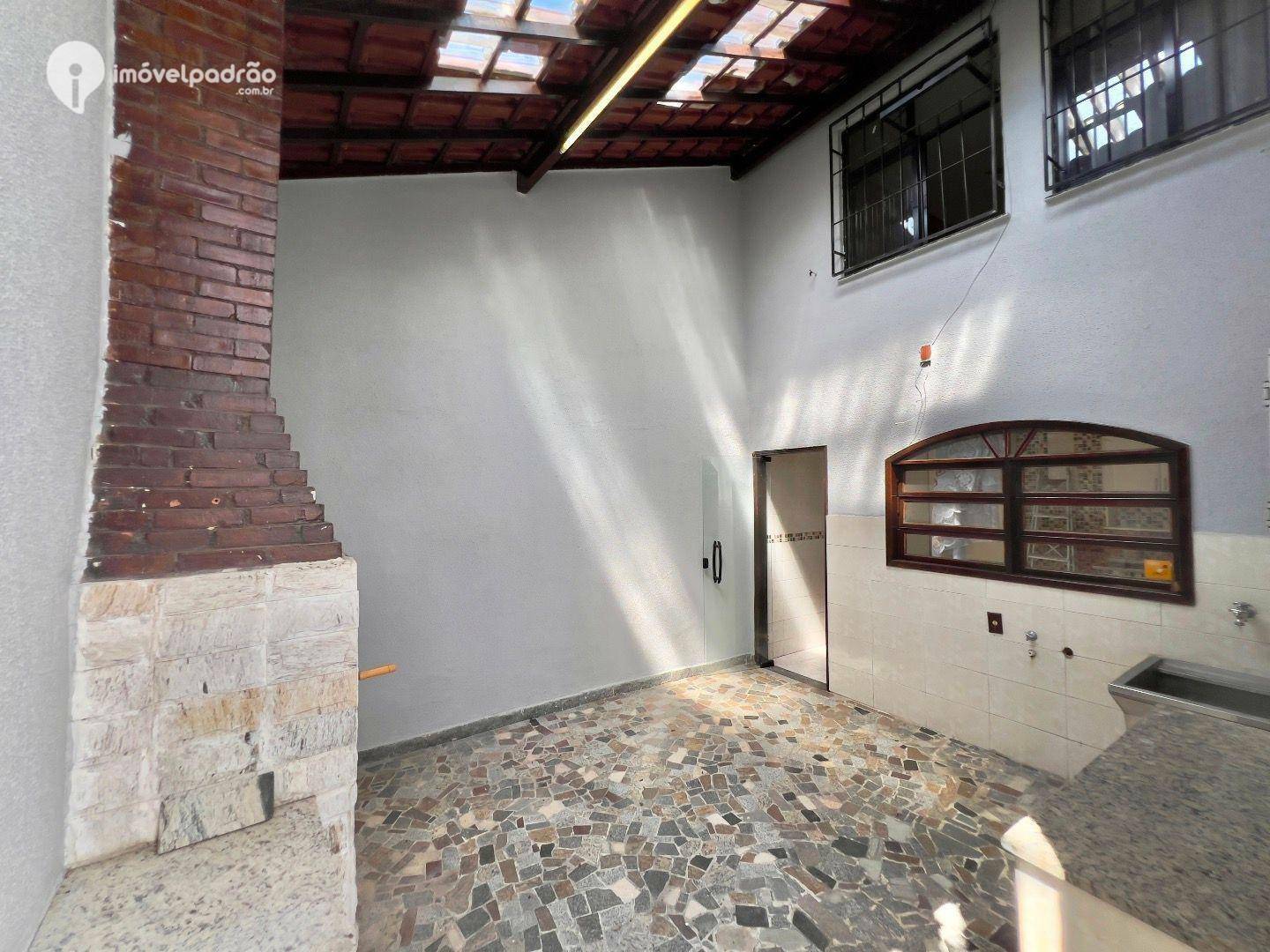 Casa de Condomínio à venda e aluguel com 3 quartos, 180m² - Foto 35