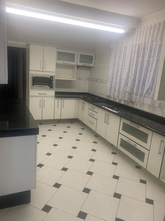 Casa à venda com 3 quartos, 200m² - Foto 1