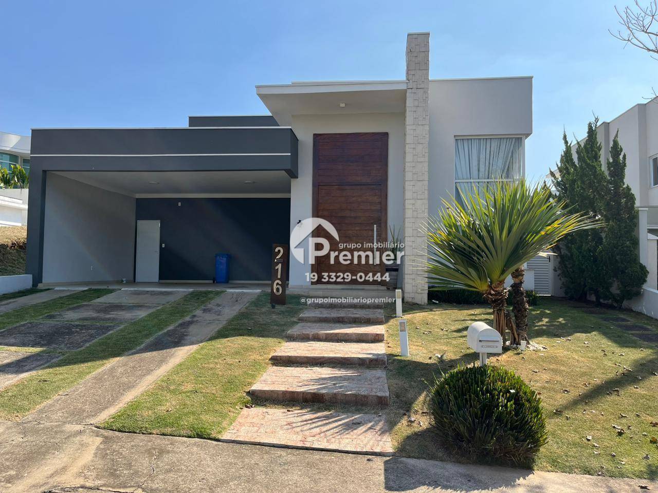 Casa de Condomínio à venda com 3 quartos, 219m² - Foto 1