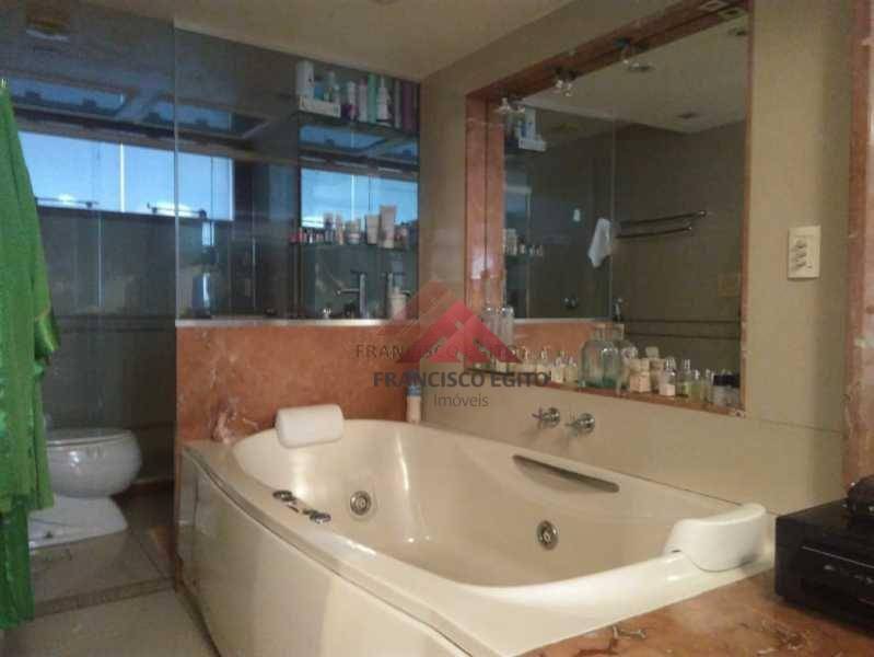 Apartamento à venda com 4 quartos, 240m² - Foto 19