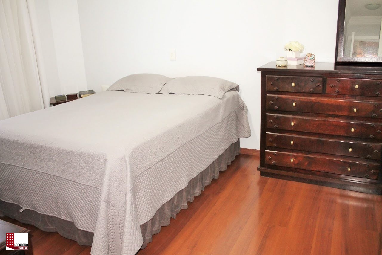 Apartamento à venda com 3 quartos, 198m² - Foto 10