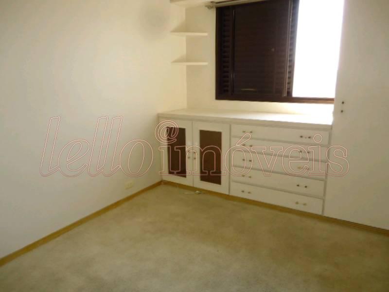 Apartamento para alugar com 3 quartos, 200m² - Foto 4