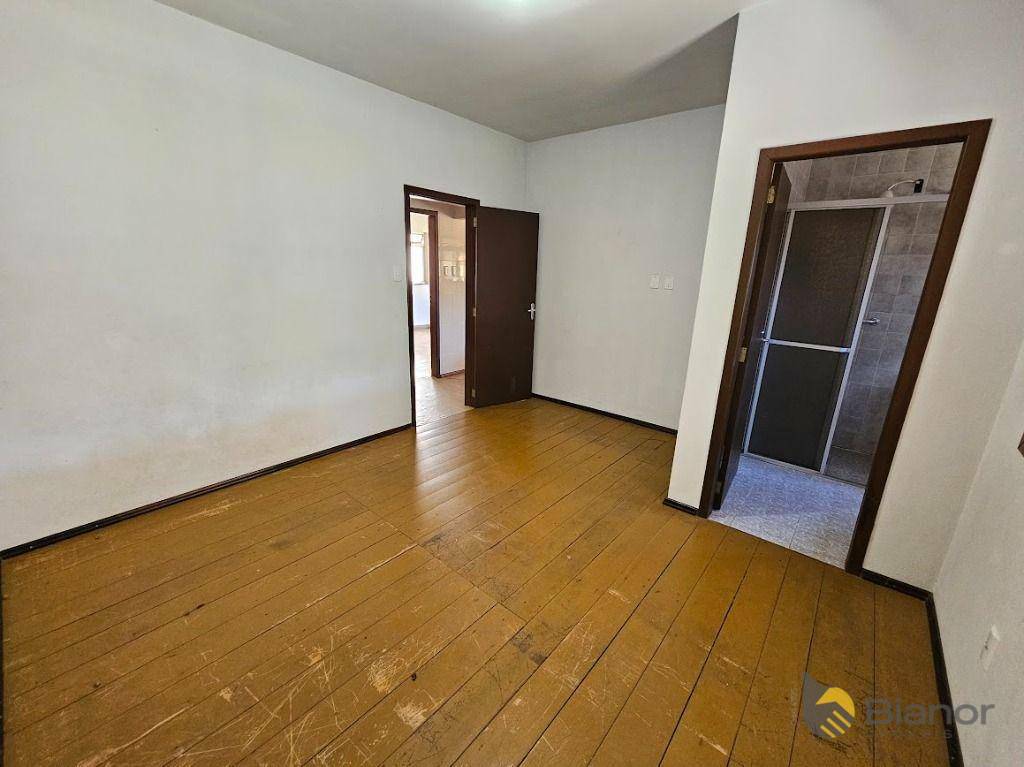 Casa à venda com 2 quartos, 300m² - Foto 22