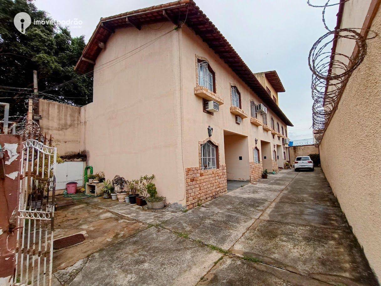 Casa à venda com 3 quartos, 150m² - Foto 1