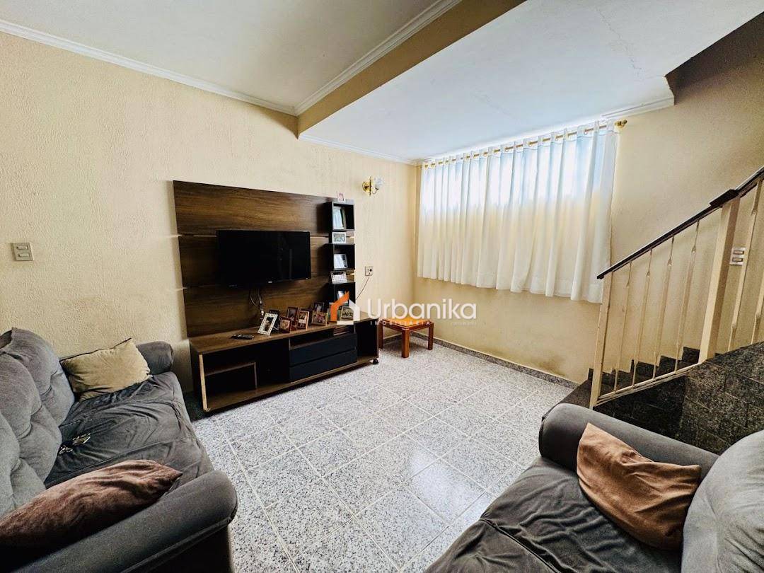 Casa, 3 quartos, 198 m² - Foto 1