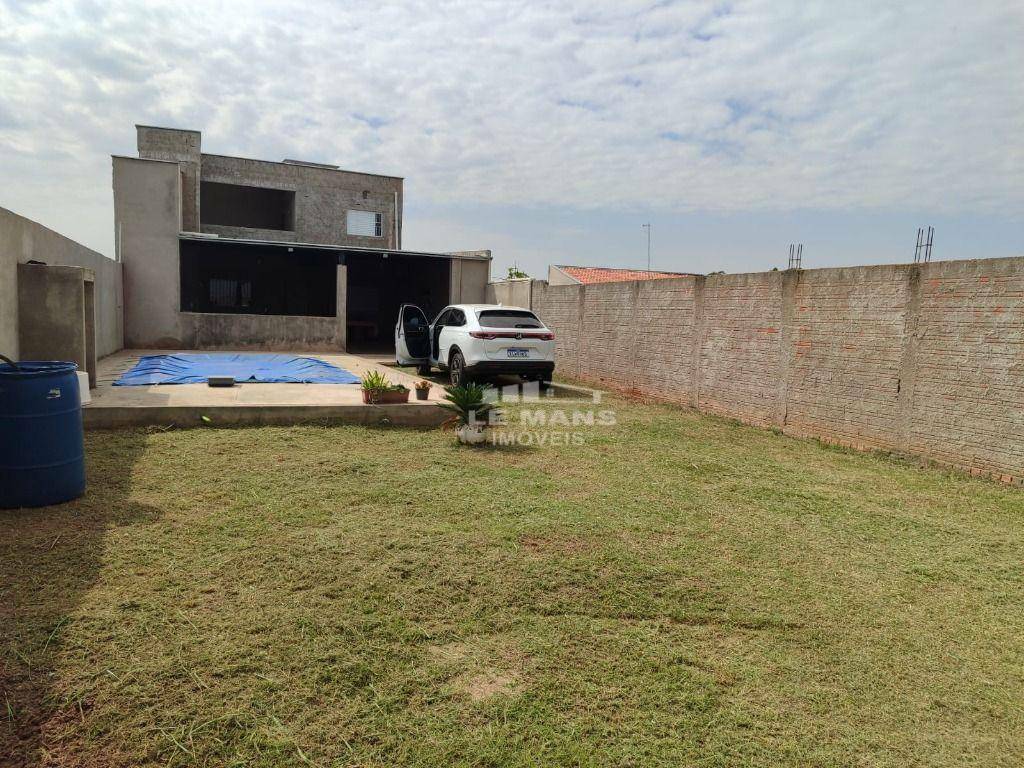 Chácara à venda com 2 quartos, 220m² - Foto 1