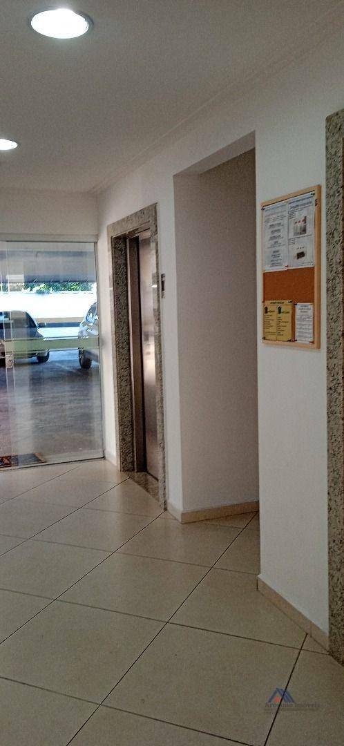 Apartamento à venda com 3 quartos, 117m² - Foto 4