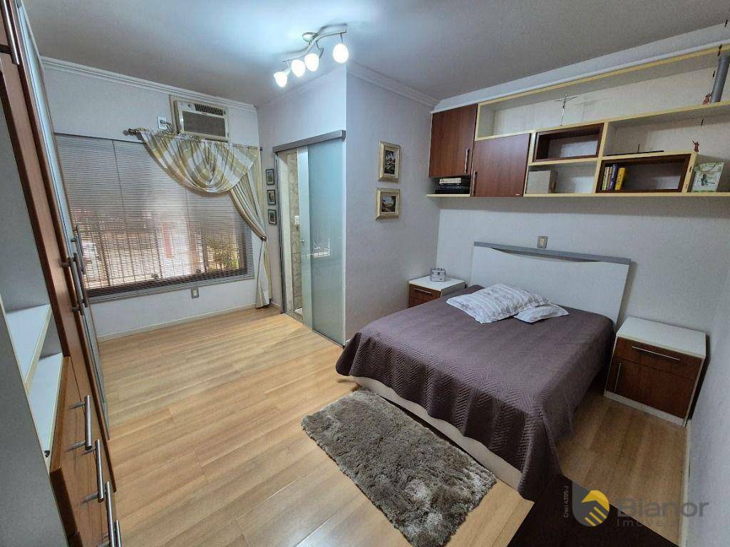 Casa à venda com 4 quartos, 190m² - Foto 14