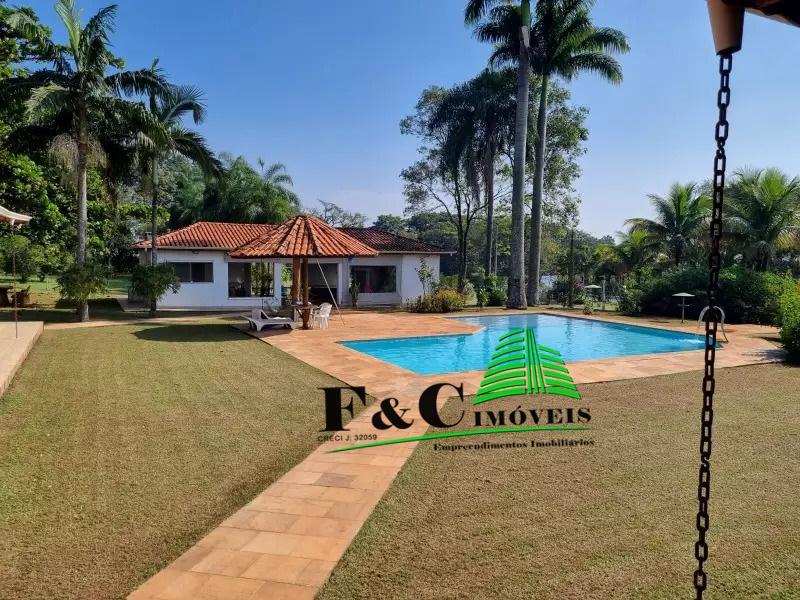 Chácara à venda com 8 quartos, 20000m² - Foto 1