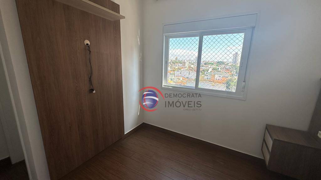 Apartamento à venda com 3 quartos, 107m² - Foto 2