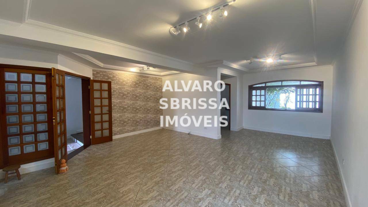 Casa à venda com 3 quartos, 272m² - Foto 4