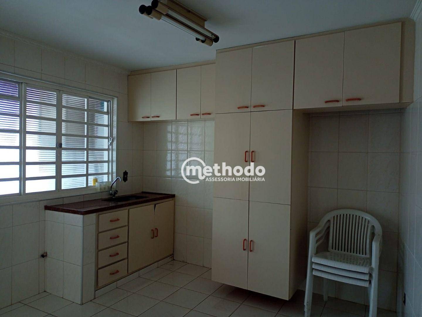 Casa para alugar com 3 quartos, 212m² - Foto 24