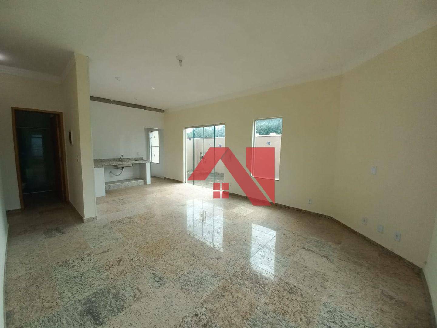 Casa à venda com 2 quartos, 97m² - Foto 1