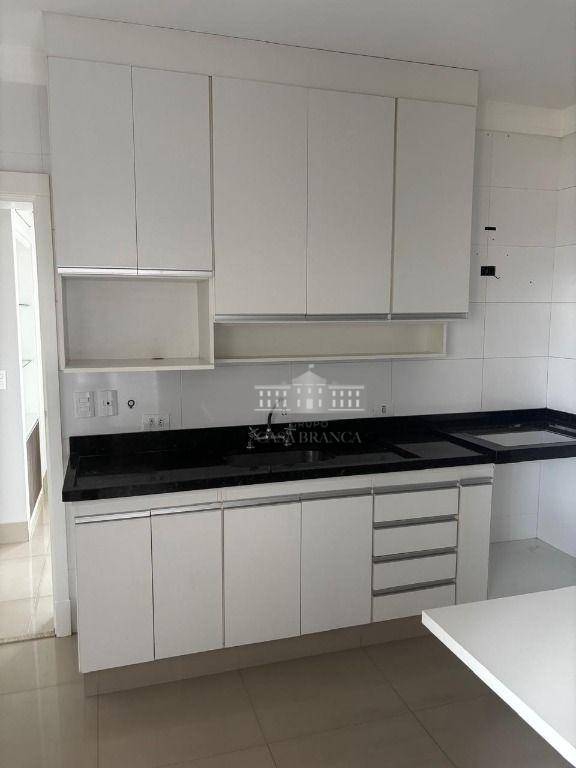 Apartamento à venda com 3 quartos, 124m² - Foto 9