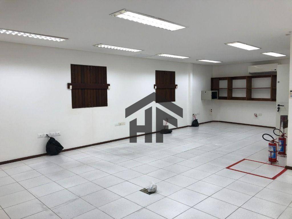 Casa para alugar com 3 quartos, 120m² - Foto 10