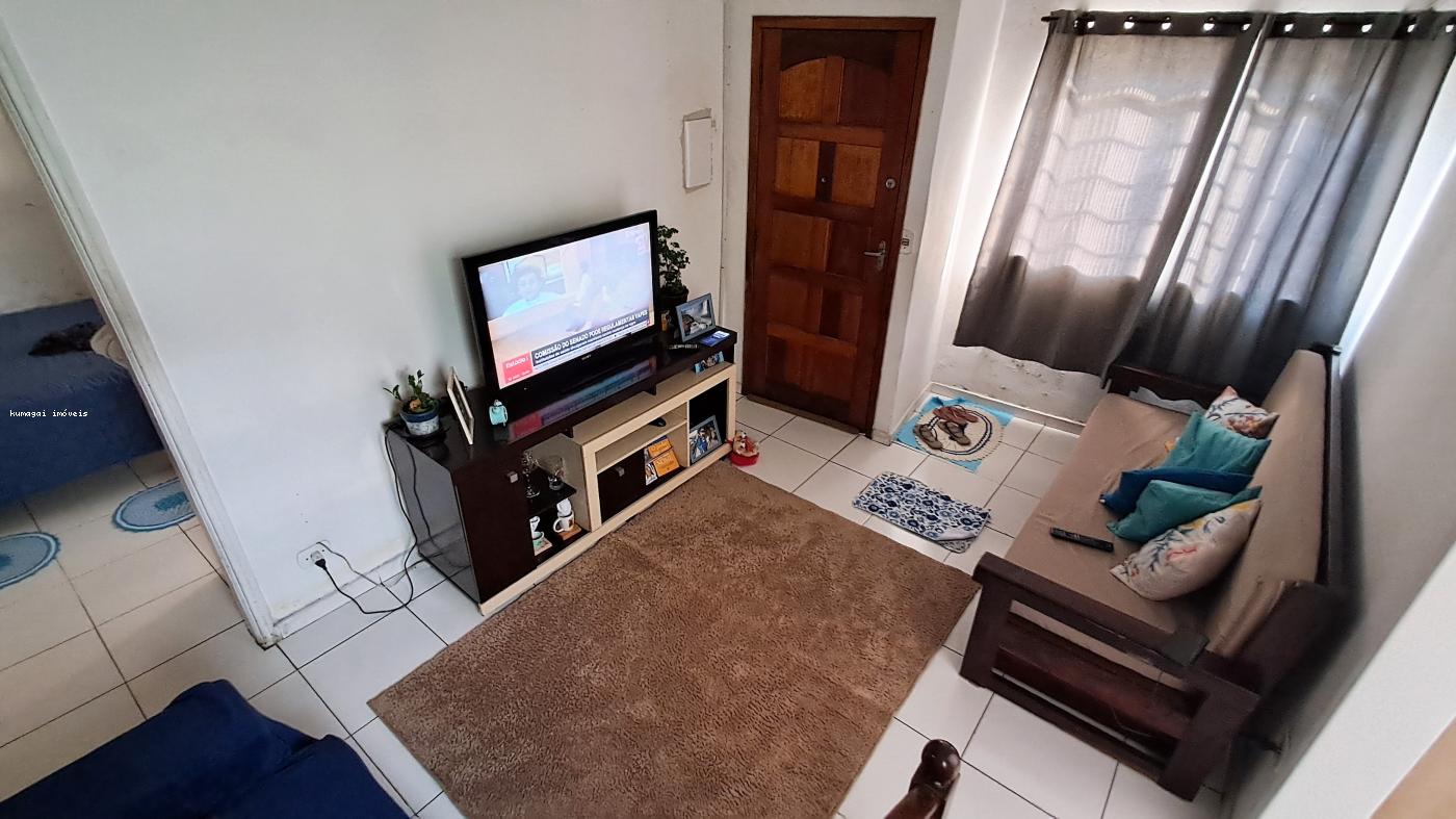 Casa à venda com 2 quartos, 70m² - Foto 2