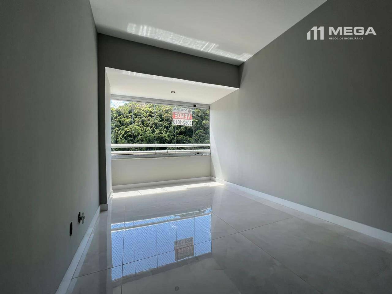 Apartamento à venda com 2 quartos, 75m² - Foto 3