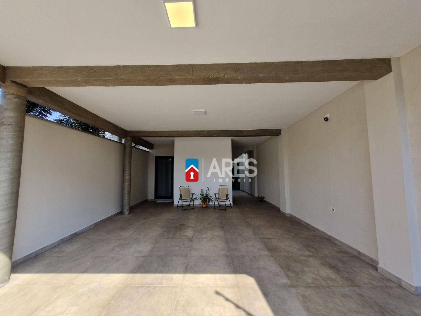Casa à venda com 3 quartos, 207m² - Foto 4