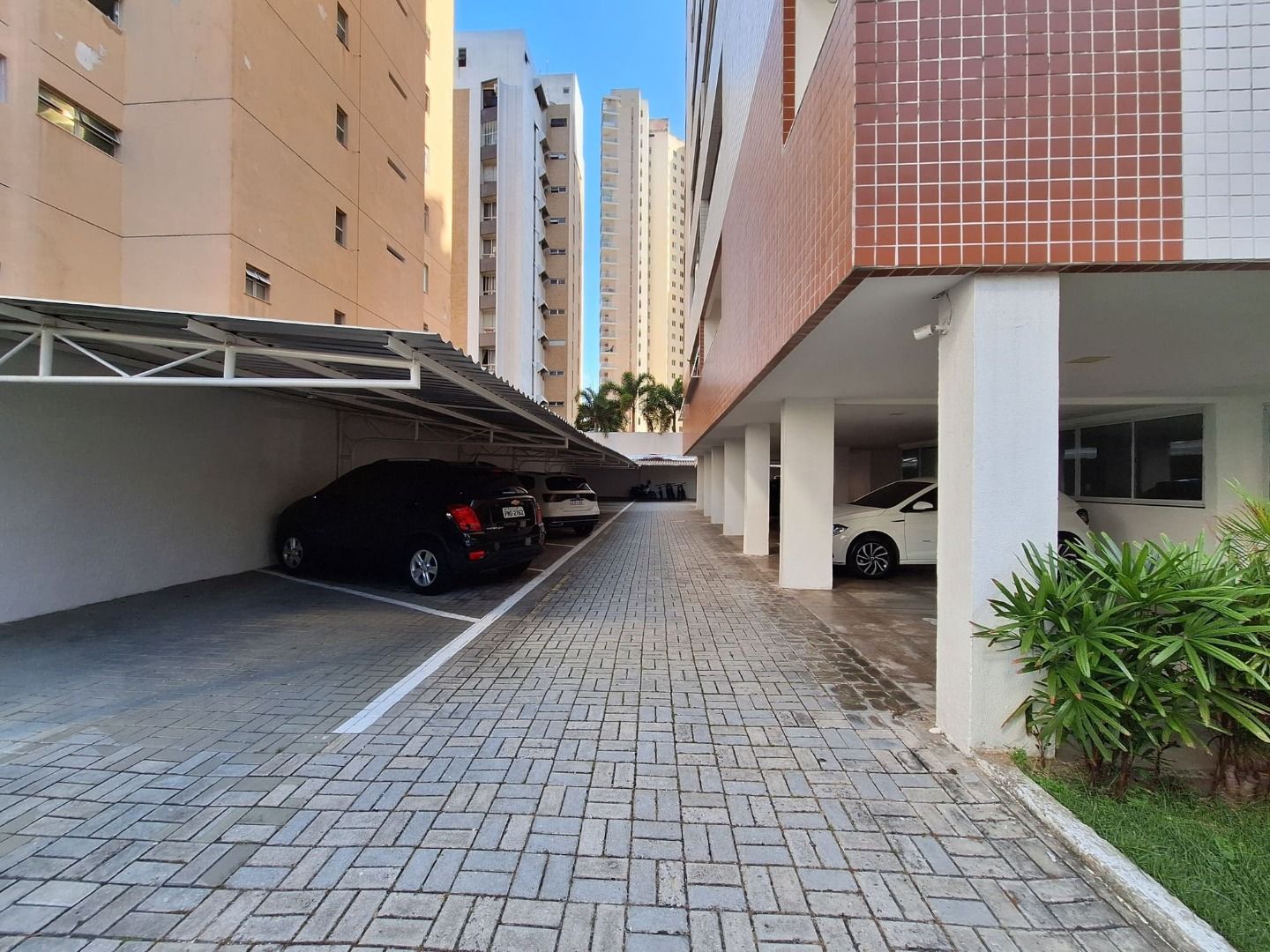 Apartamento para alugar com 3 quartos, 142m² - Foto 2