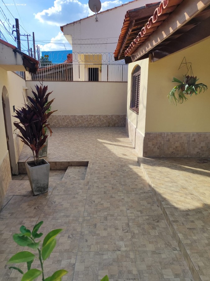 Casa à venda com 2 quartos, 115m² - Foto 2