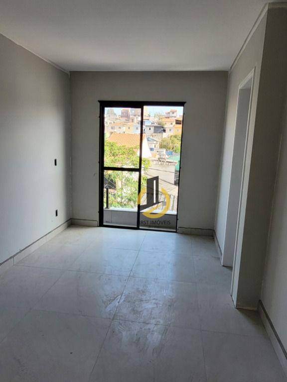 Sobrado à venda com 2 quartos, 120m² - Foto 4