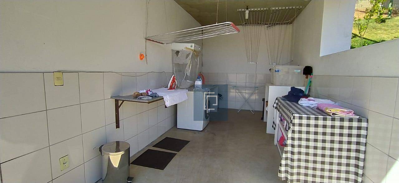 Casa à venda com 4 quartos, 350m² - Foto 25