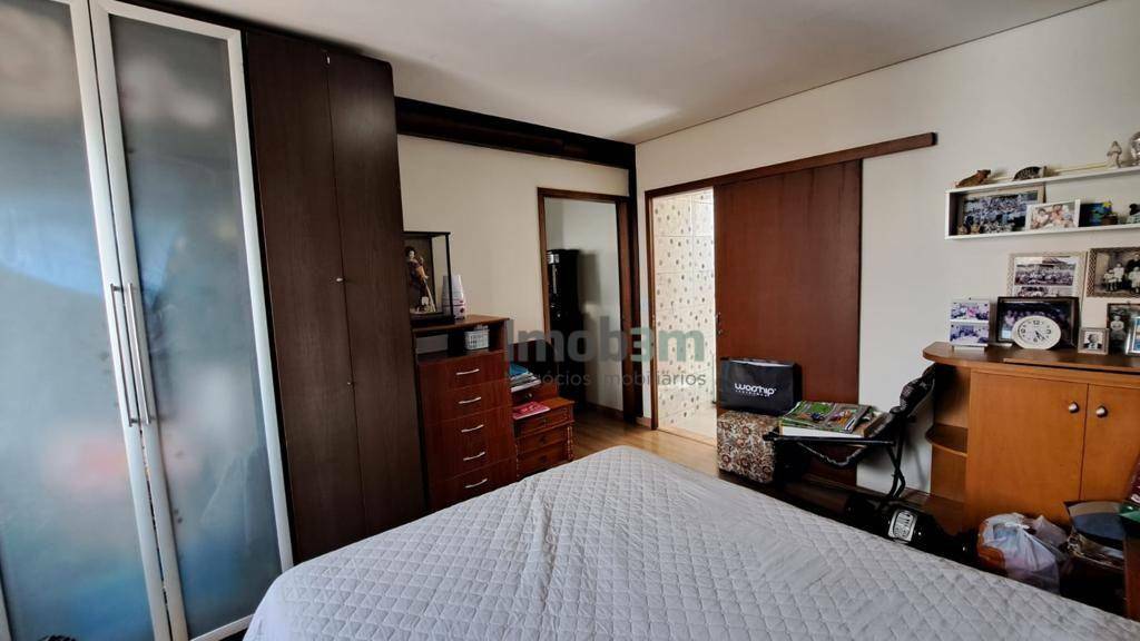 Apartamento à venda com 5 quartos, 240m² - Foto 14