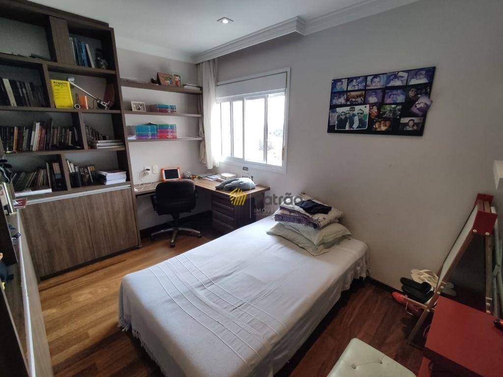 Apartamento à venda com 3 quartos, 242m² - Foto 14