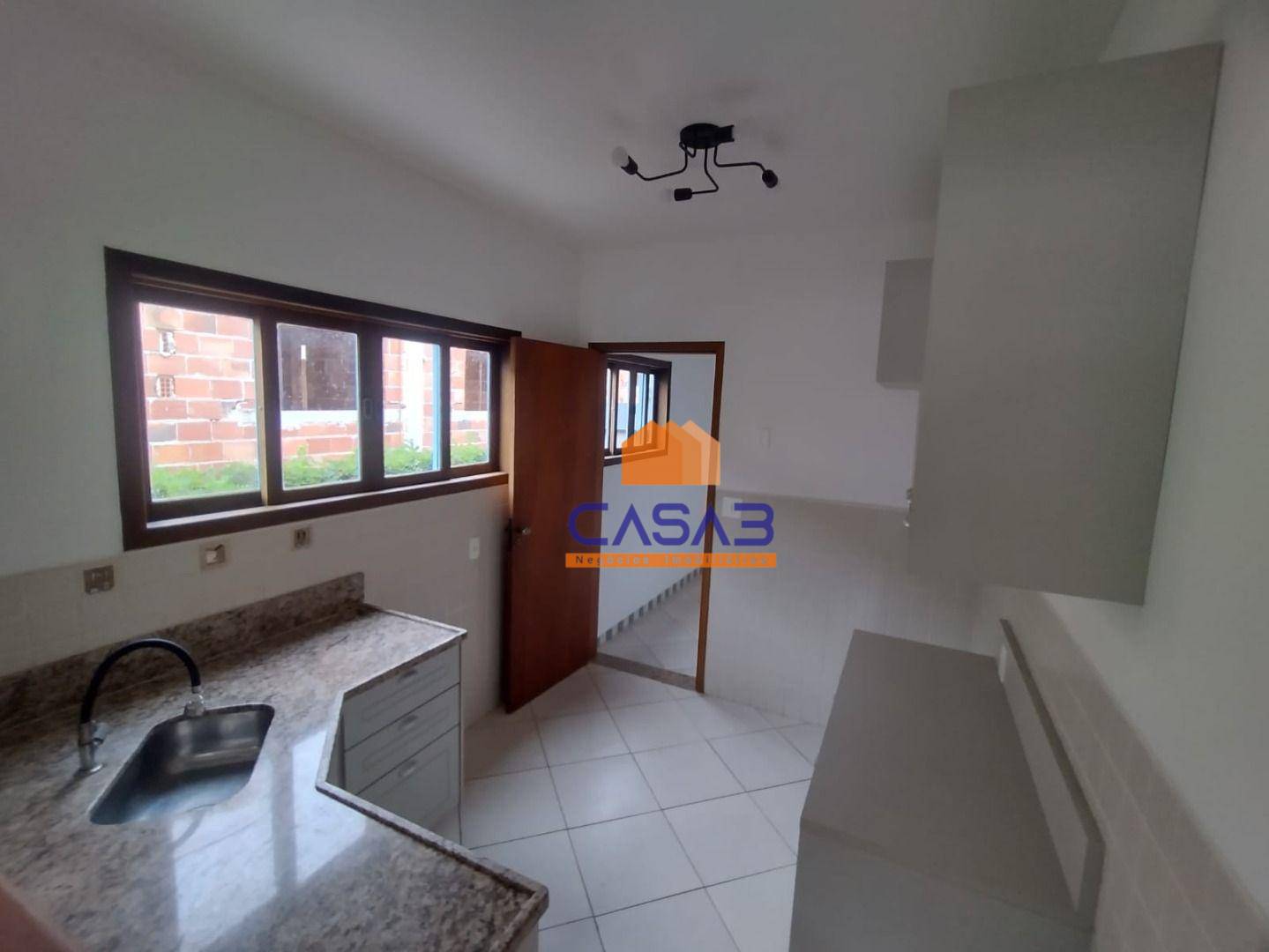 Casa à venda com 2 quartos, 84m² - Foto 6