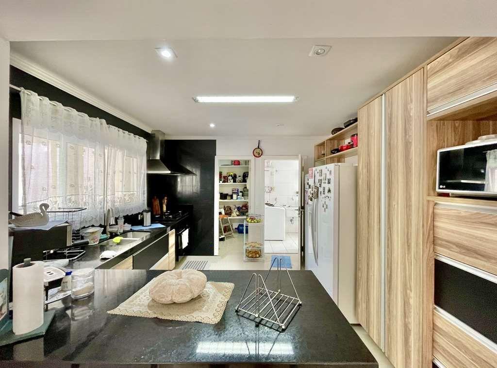 Sobrado à venda com 4 quartos, 287m² - Foto 8